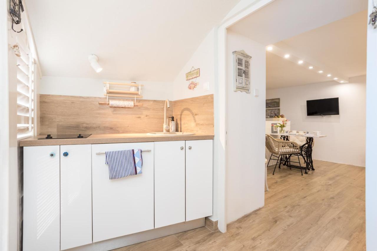 Charming Studio Apartment At House Rustica With Terrace And Nearby Parking ปูนัต ภายนอก รูปภาพ