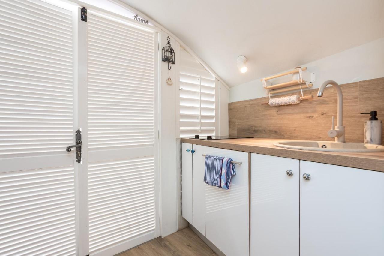 Charming Studio Apartment At House Rustica With Terrace And Nearby Parking ปูนัต ภายนอก รูปภาพ