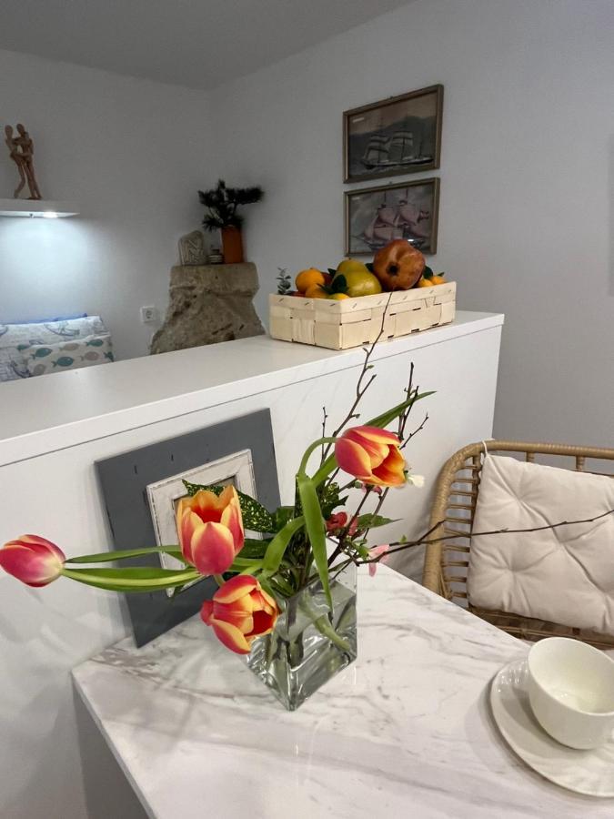 Charming Studio Apartment At House Rustica With Terrace And Nearby Parking ปูนัต ภายนอก รูปภาพ
