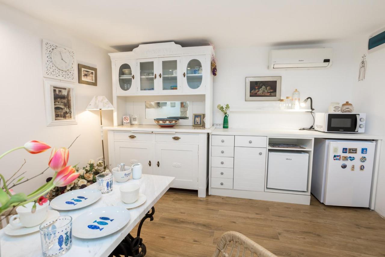 Charming Studio Apartment At House Rustica With Terrace And Nearby Parking ปูนัต ภายนอก รูปภาพ