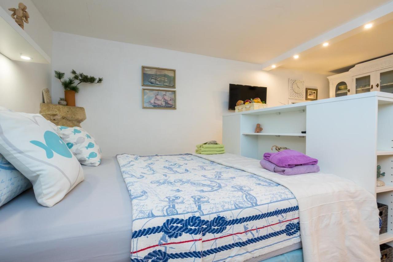 Charming Studio Apartment At House Rustica With Terrace And Nearby Parking ปูนัต ภายนอก รูปภาพ