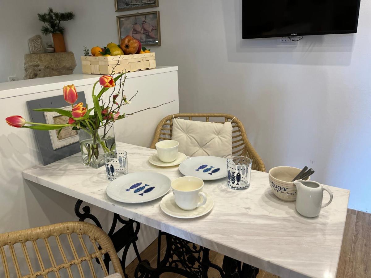 Charming Studio Apartment At House Rustica With Terrace And Nearby Parking ปูนัต ภายนอก รูปภาพ